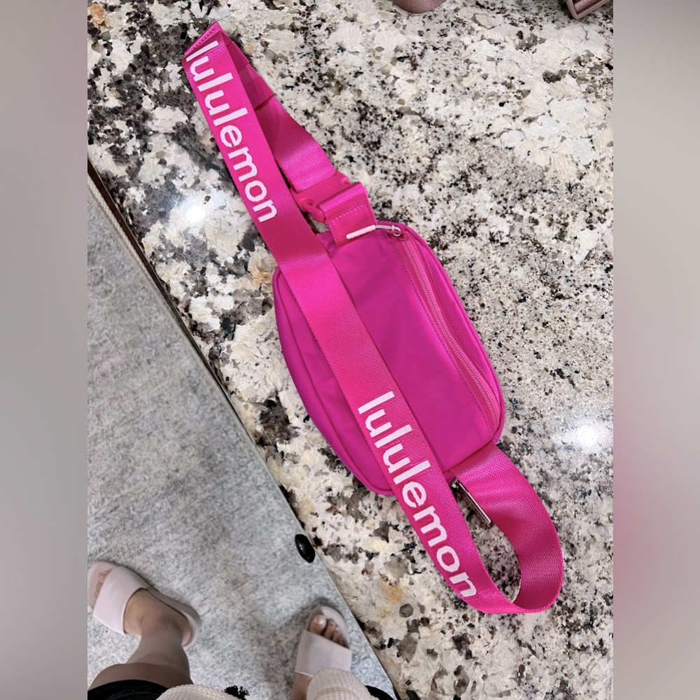 Sonic Pink word mark strap belt bag - NWOT